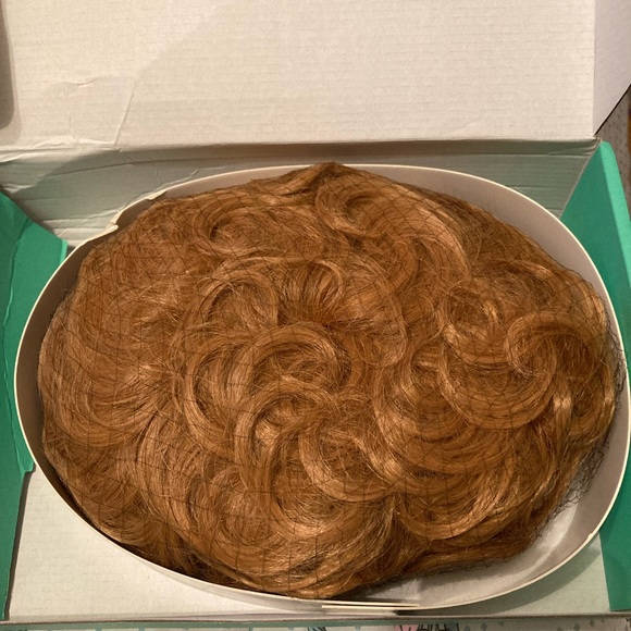 Curly 8” wig from WigsDo.com, never worn, NEW - Picture 2 of 7